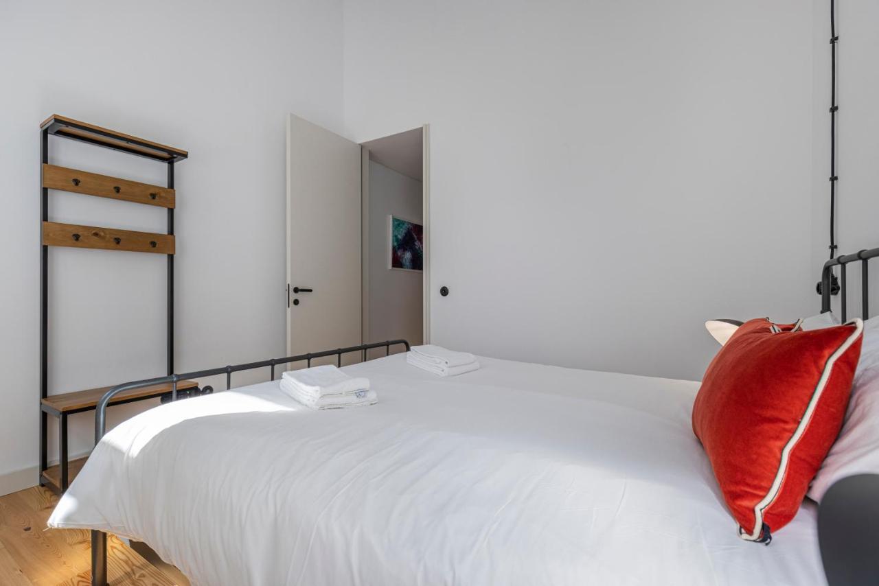 Glamorous 3Bdr Apartment In City Center By Lovelystay Lisbon Bagian luar foto