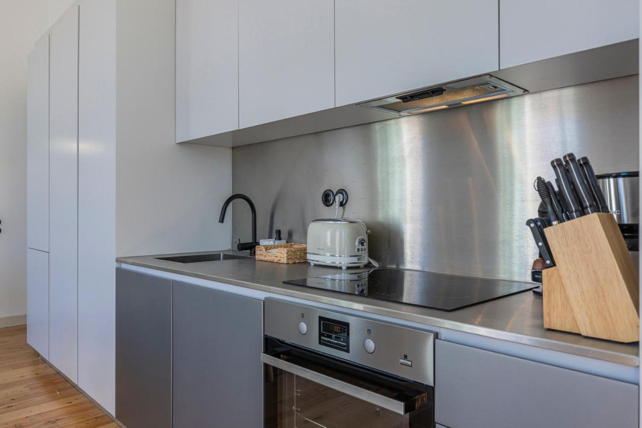 Glamorous 3Bdr Apartment In City Center By Lovelystay Lisbon Bagian luar foto