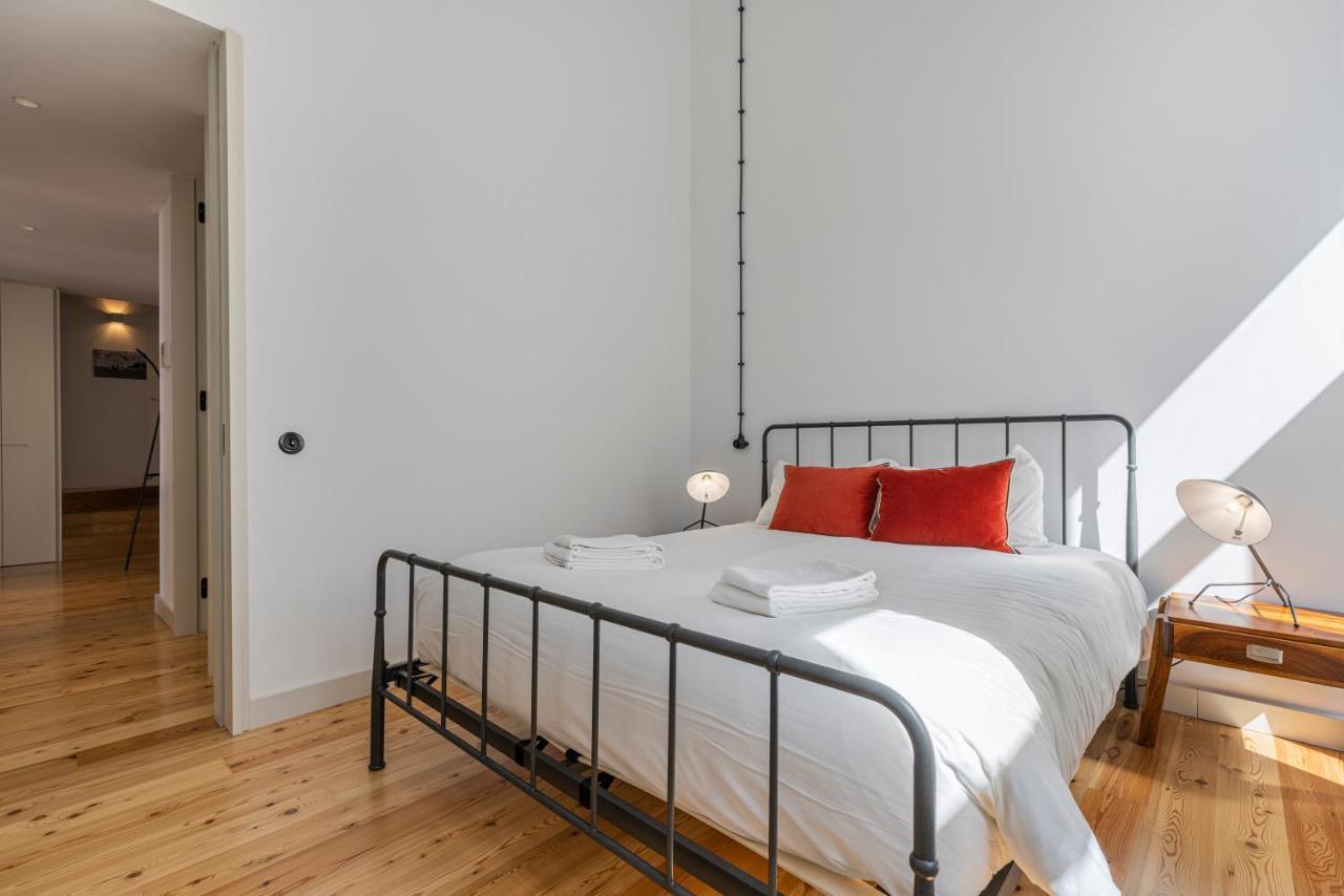 Glamorous 3Bdr Apartment In City Center By Lovelystay Lisbon Bagian luar foto